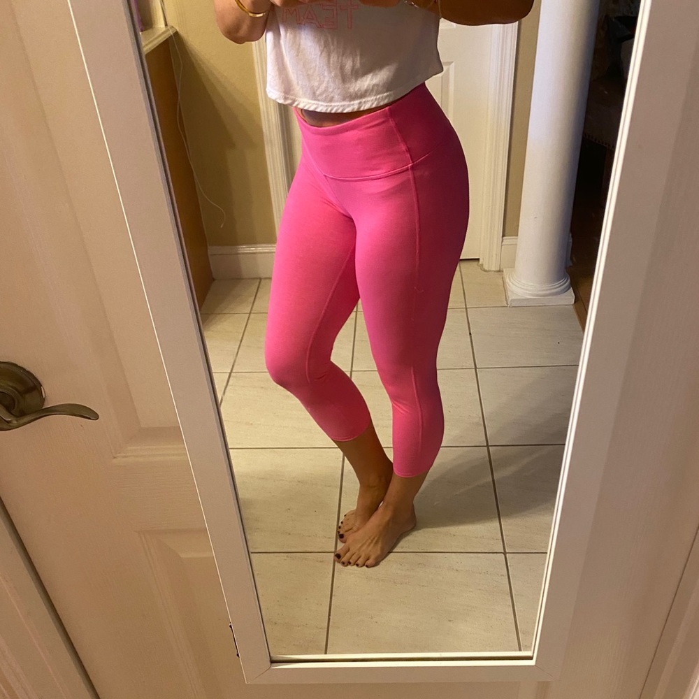 Size Medium Athleta Cropped Workout Pants